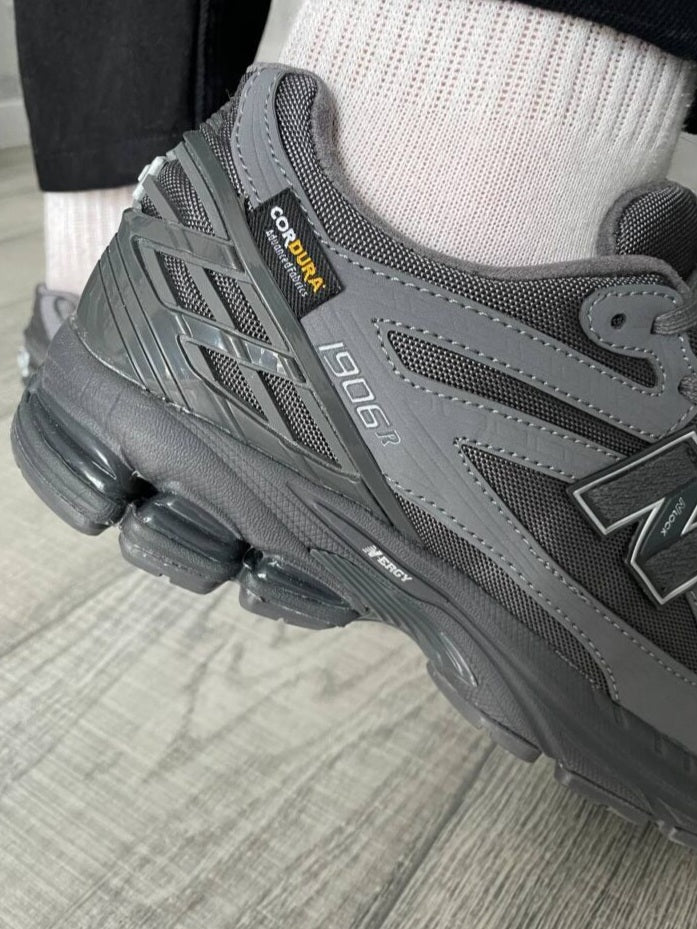 New Balance 1906R
"Cordura Magnet"