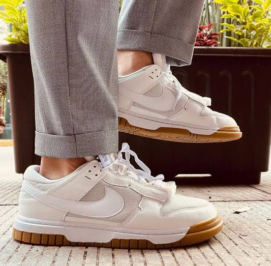 Nike Dunk Jumbo
"Photon Dust Gum Light Brown"