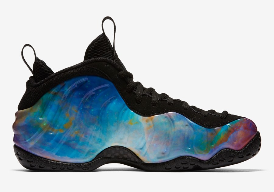 Nike Air Foamposite One
"Big Bang"