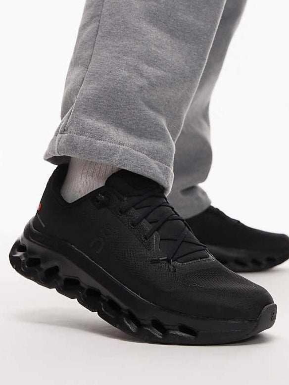 On Running Cloudtilt "Black Eclipse"