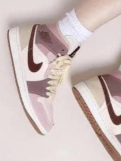 Air Jordan 1 Mid SE
"Dark Pony Smoky Mauve" (Women's)
