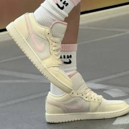 Air Jordan 1 Low SE "Seersucker" (Women's)