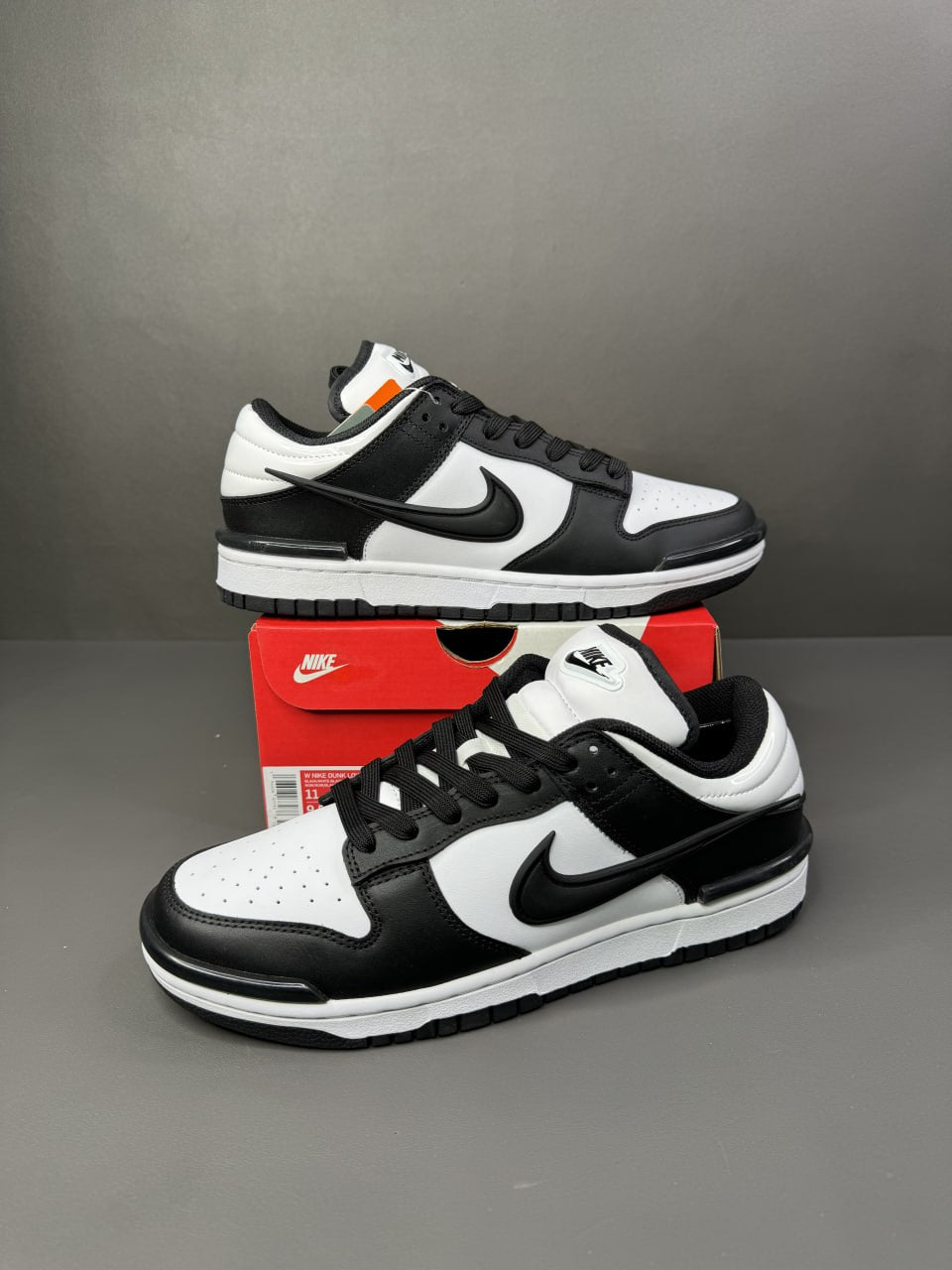 Nike Dunk Low Twist x AMBUSH
"Panda"