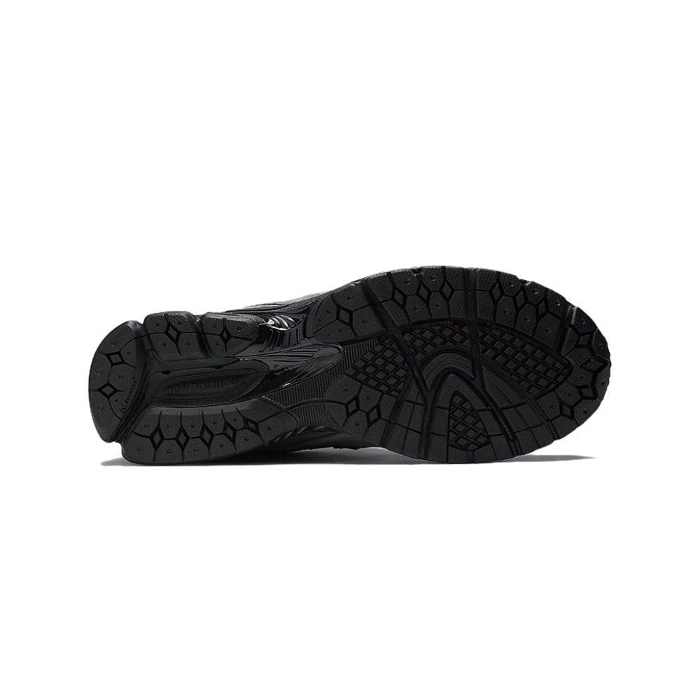 New Balance 2002R x
Gore-Tex JJJJound "Charcoal"