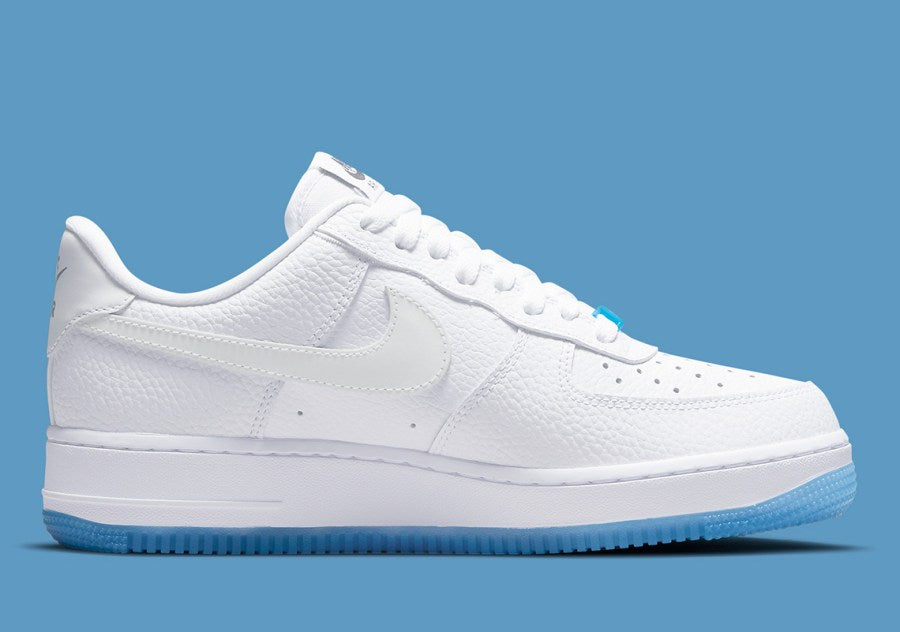 Air Force 1 Low
"UV Reactive Swoosh" (Women's)