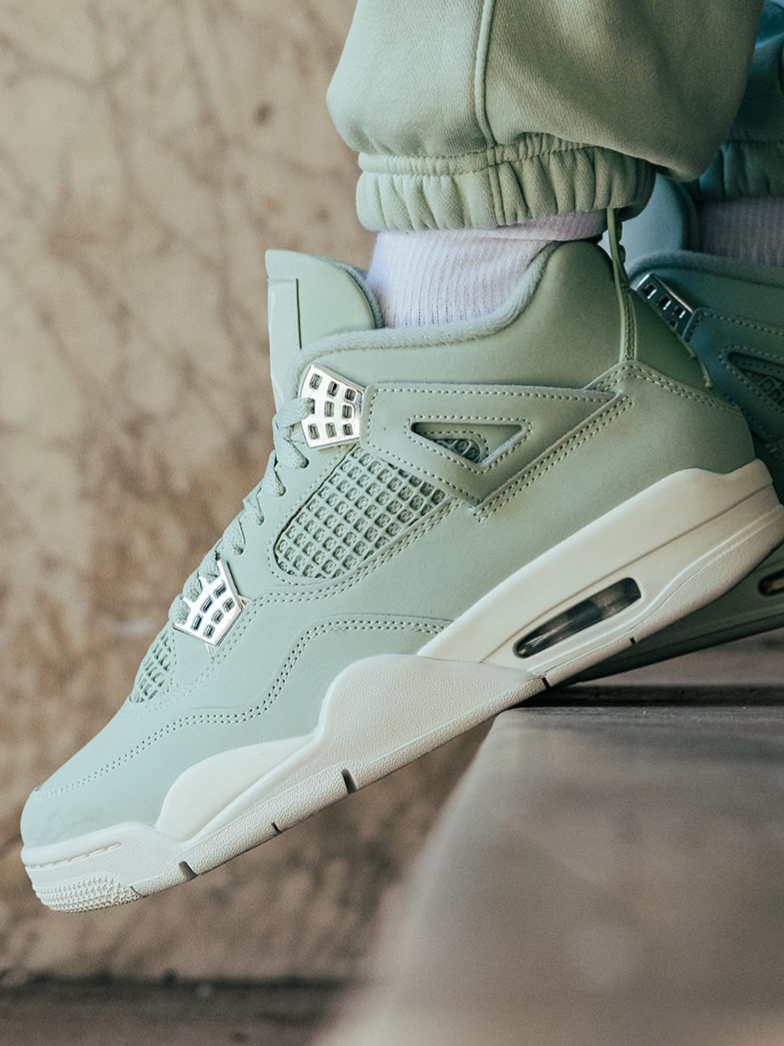 Air Jordan 4 Retro "Seafoam Sail"