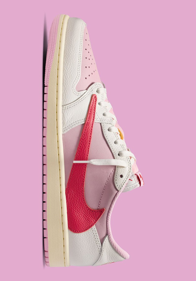 Air Jordan 1 Retro Low OG SP
x Travis Scott "Sail Tropical Pink"