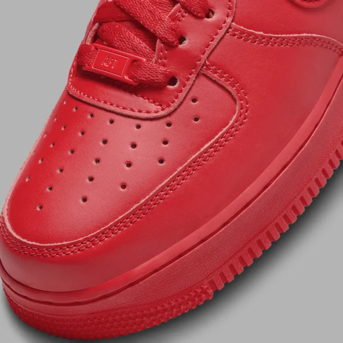 Air Force 1 Low '07 LV8
"Triple Red"