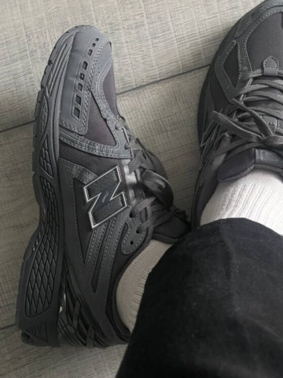 New Balance 1906R
"Cordura Magnet"
