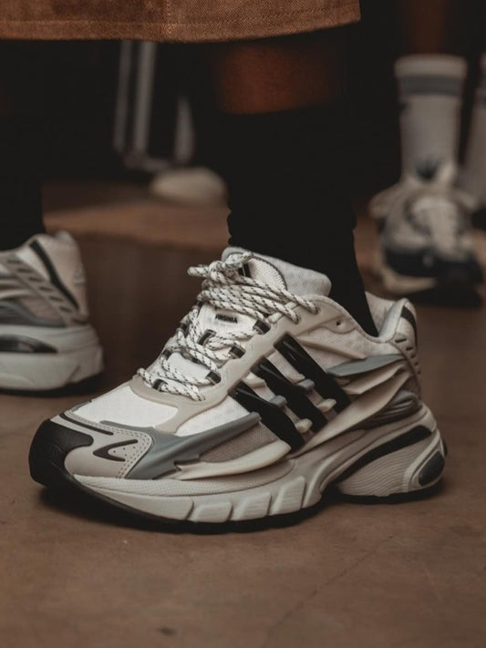 Adidas Adistar Jellyfish x 
Pharrell Williams "Solid Grey Black"