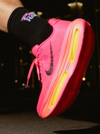 Nike Vomero Premium
"Hyper Pink" (Women's)