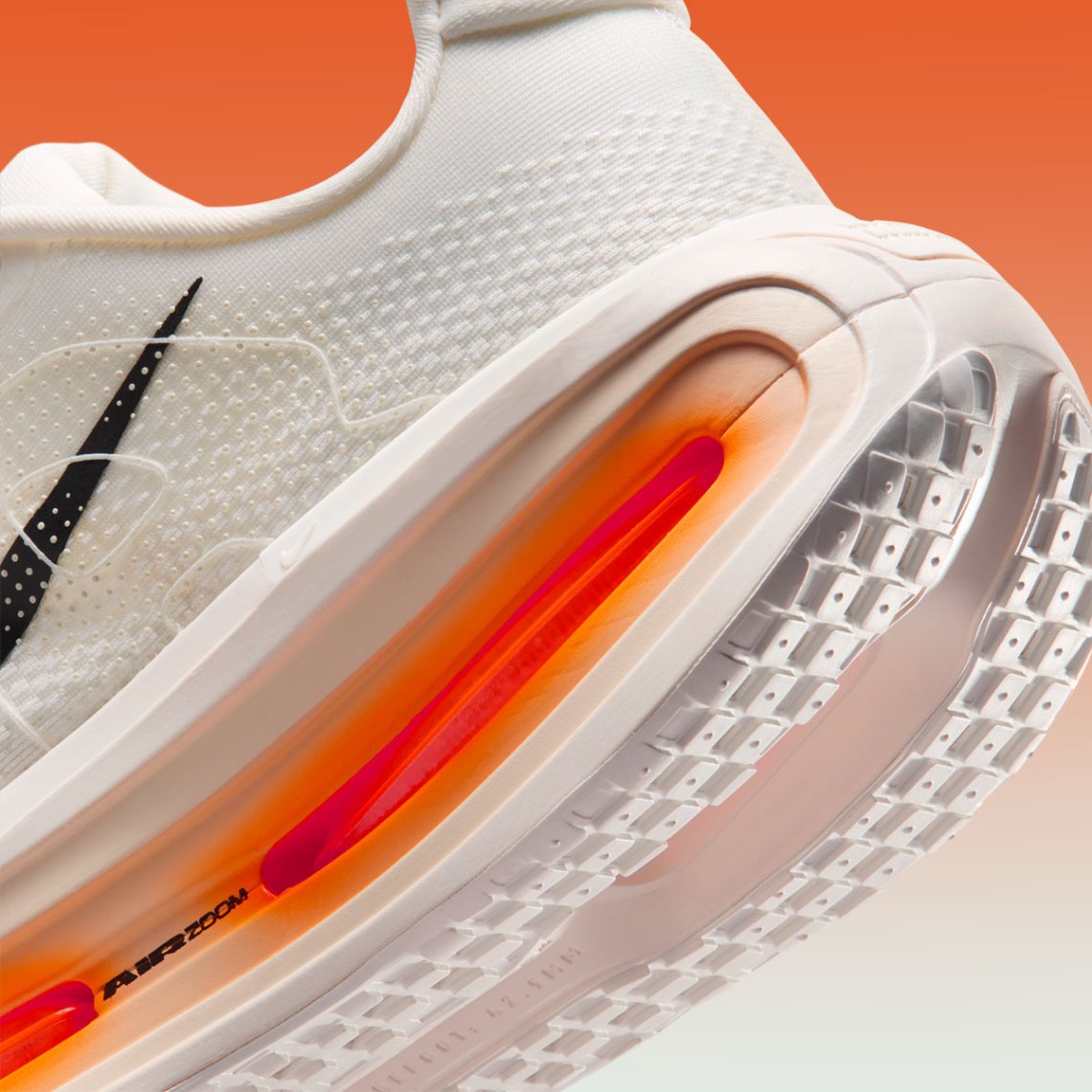 Nike Vomero Premium
"Sail Coconut Milk"