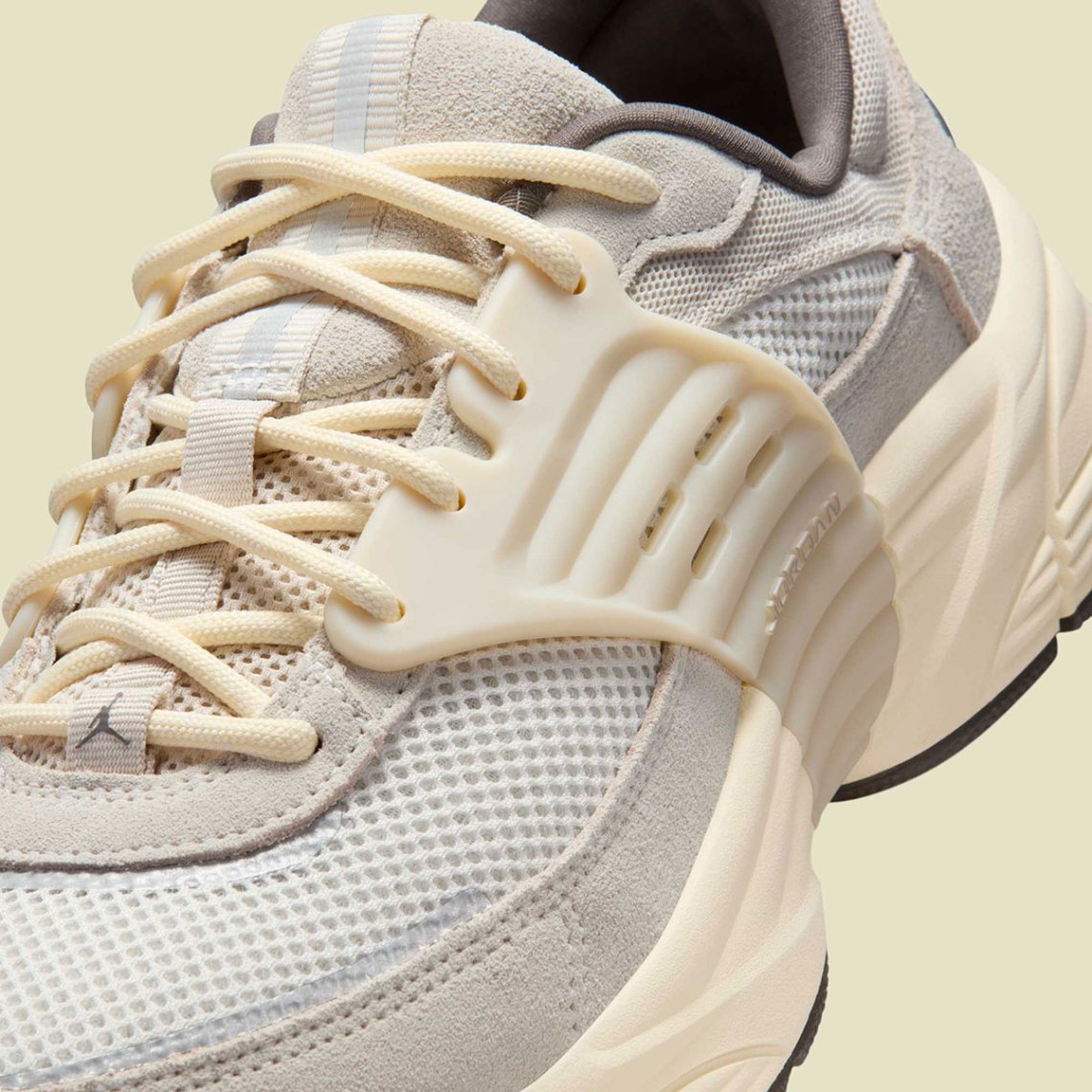 Jordan Trunner O/S "Light Orewood Brown"