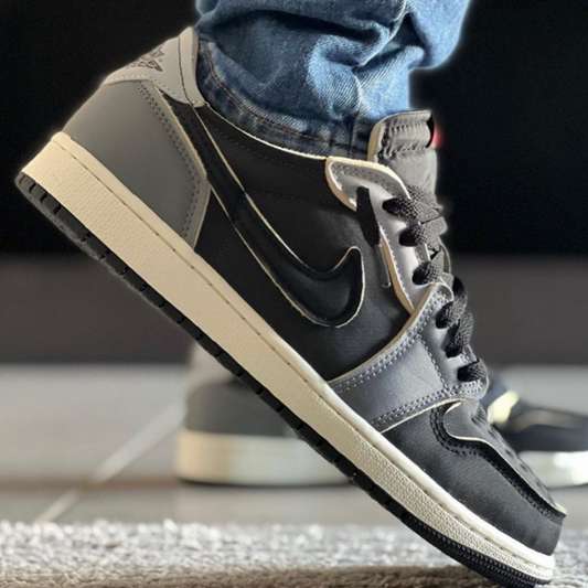 Air Jordan 1 Low OG EX
"Black Smoke Grey"