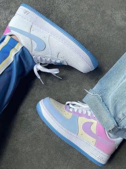 Air Force 1 Low
"UV Reactive Swoosh" (Women's)