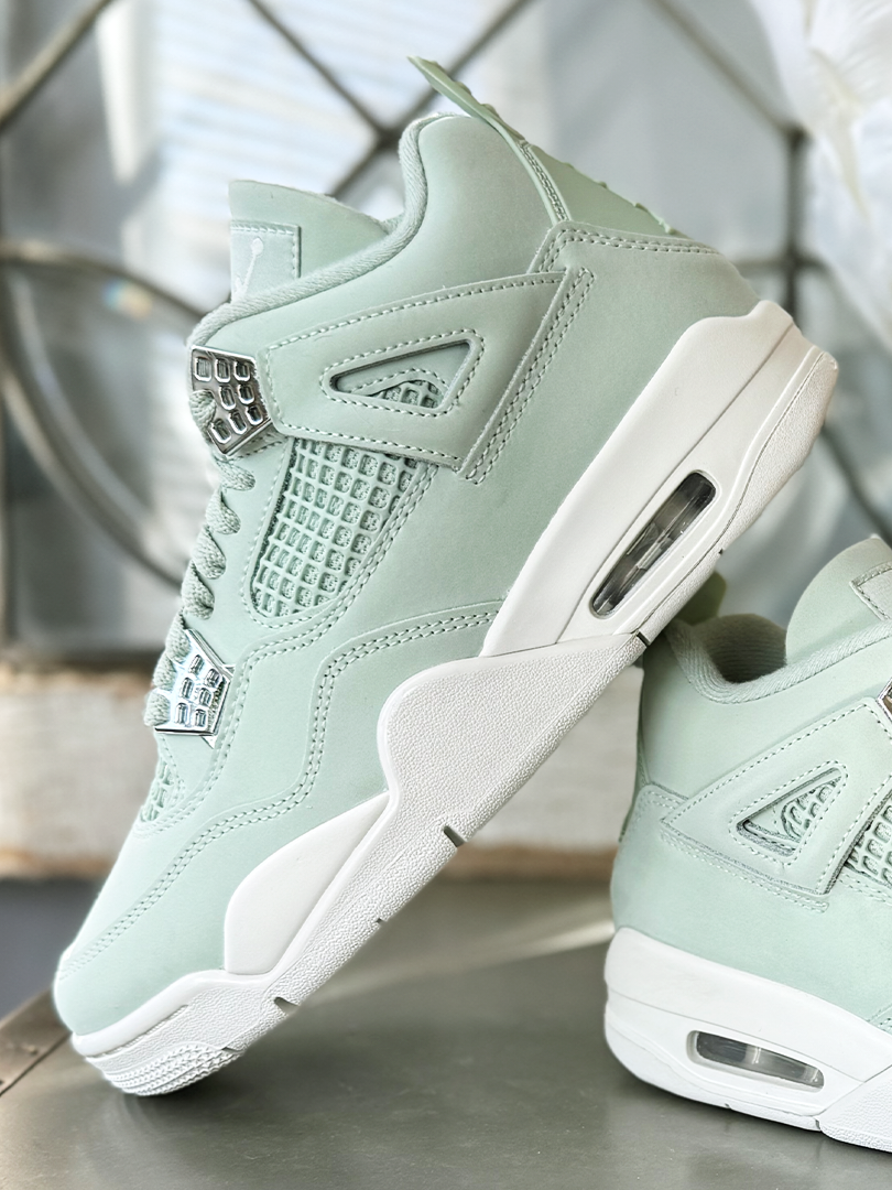 Air Jordan 4 Retro "Seafoam Sail"