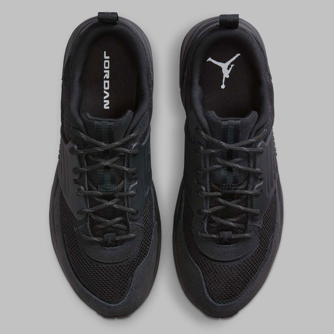 Jordan Trunner O/S "Black Cat"