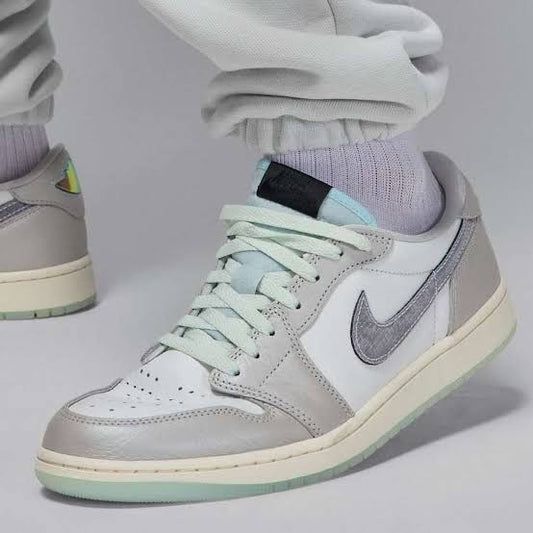 Air Jordan 1 Retro Low OG
"Year of the Snake" (2025)