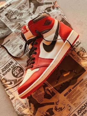 Air Jordan 1 Retro High OG
"Chicago Lost and Found"