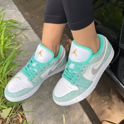 Air Jordan 1 Low SE
"New Emerald"