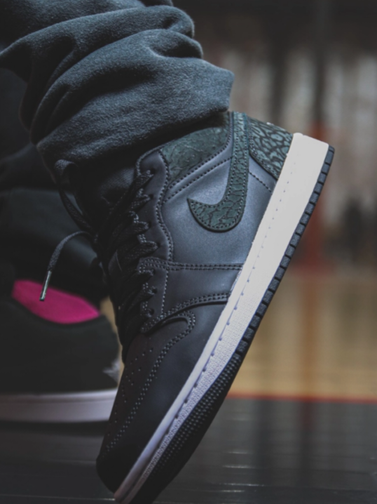 Air Jordan 1 Retro Low Golf
"Black Gum"