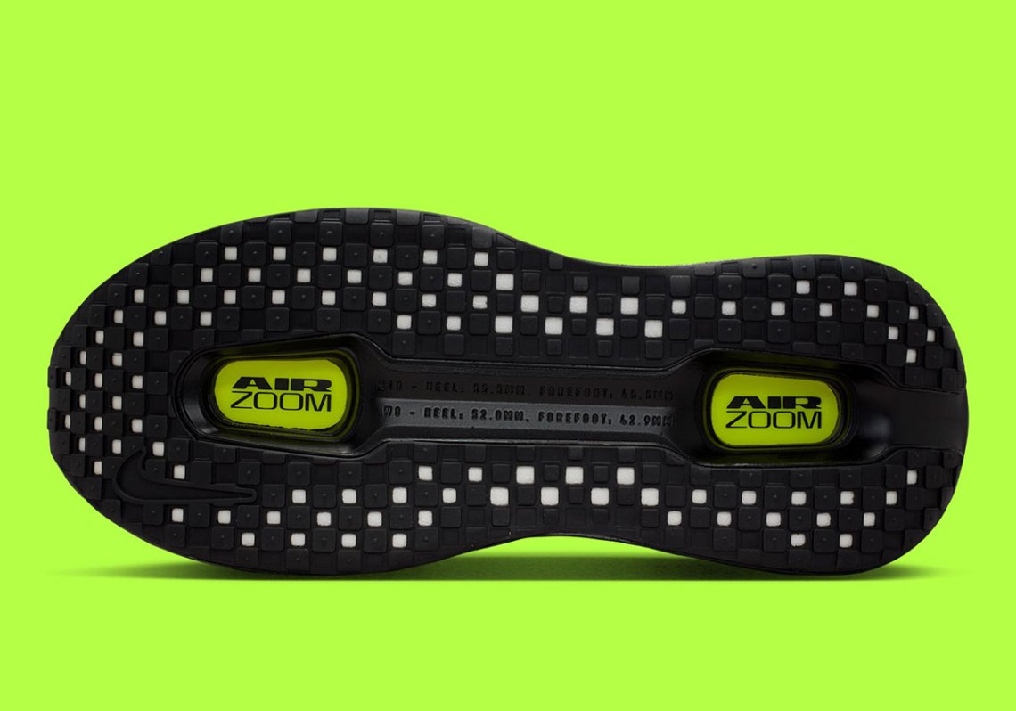 Nike Vomero Premium "Black Volt"