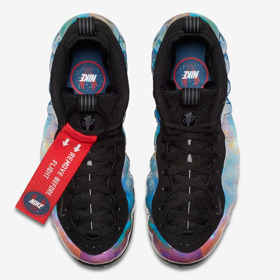 Nike Air Foamposite One
"Big Bang"