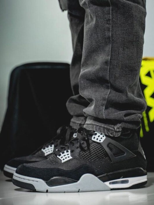Air Jordan 4 Retro SE
"Black Canvas"