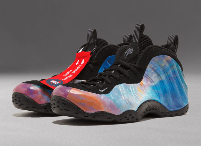 Nike Air Foamposite One
"Big Bang"