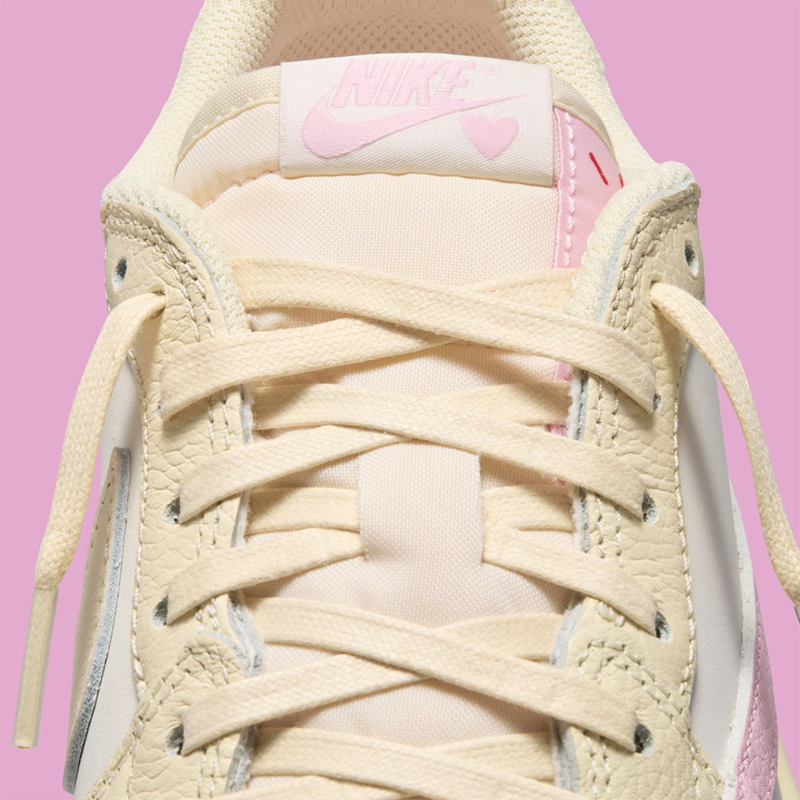 Air Jordan 1 Retro Low OG SP
x Travis Scott "Shy Pink"