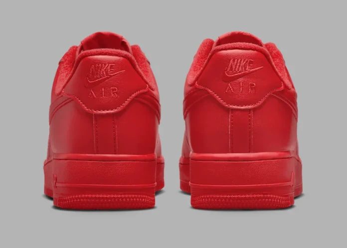 Air Force 1 Low '07 LV8
"Triple Red"