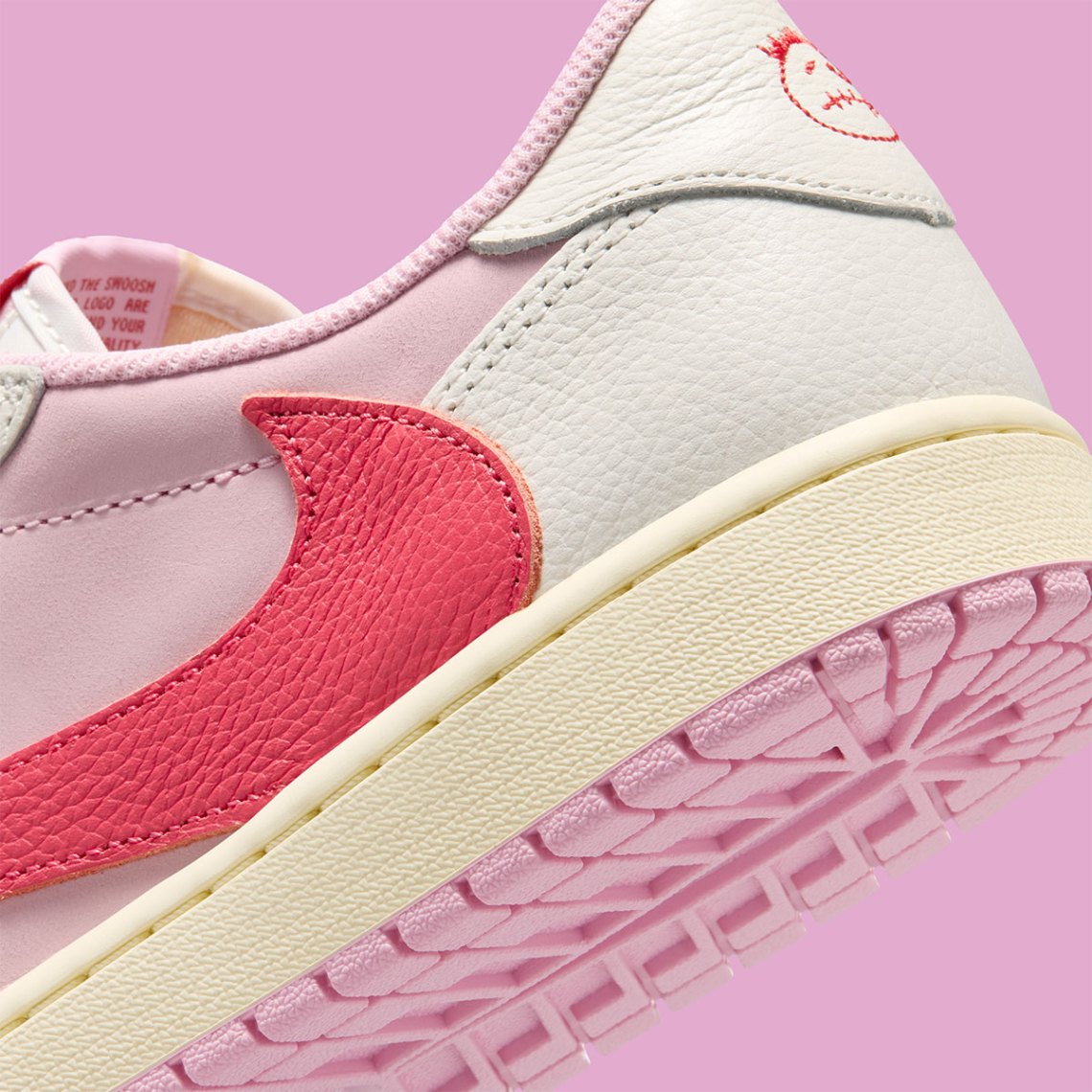 Air Jordan 1 Retro Low OG SP
x Travis Scott "Sail Tropical Pink"