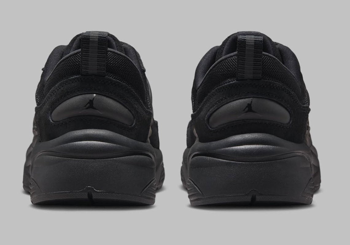 Jordan Trunner O/S "Black Cat"