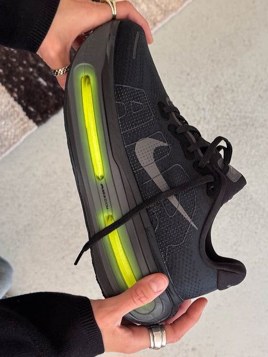Nike Vomero Premium "Black Volt"