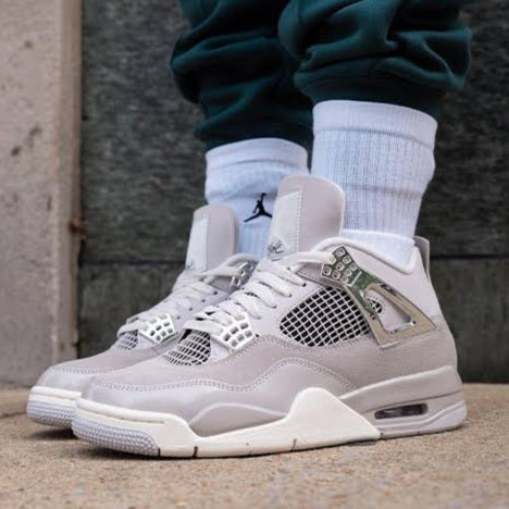 Air Jordan 4 Retro “Frozen Moments”