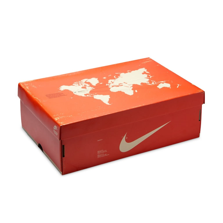 Nike Dunk Low
"Stranger Things Phantom"