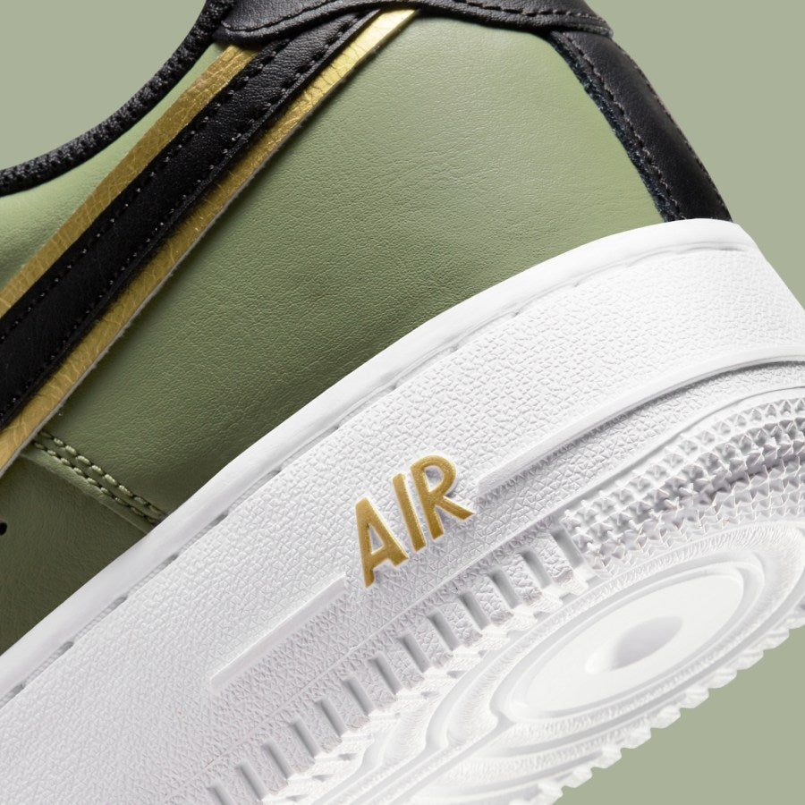 Air Force 1 Low '07 LV8
"Double Swoosh Olive Gold Black"