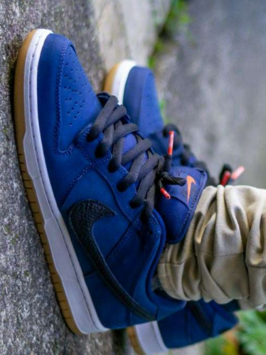 Nike Dunk SB Low "Navy Black Gum"