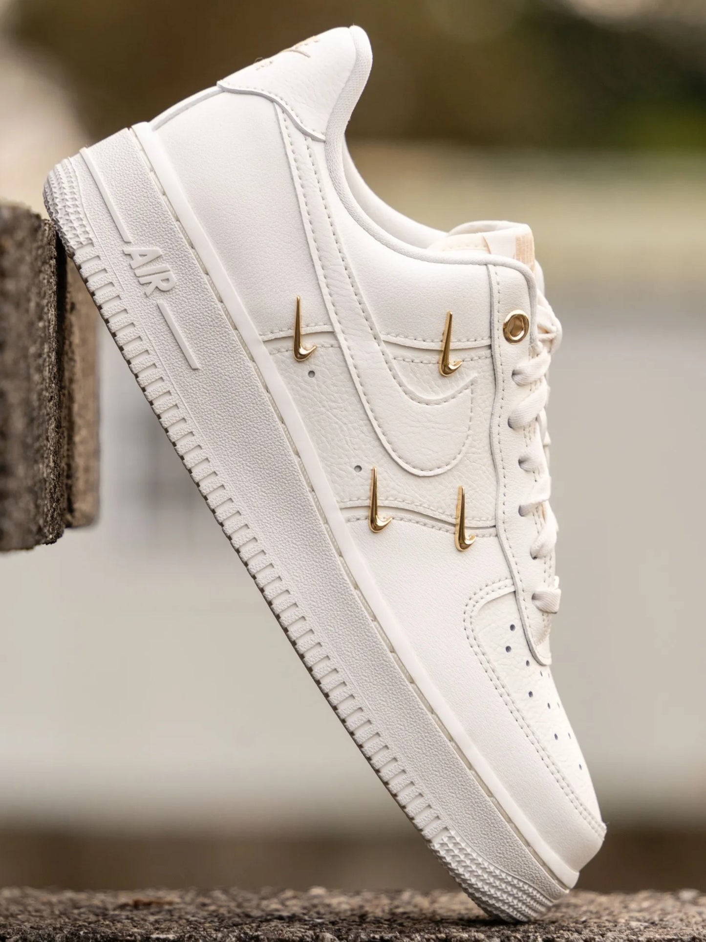 Air Force 1 '07 LX CN
"Sail Gold Mini Swooshes" (Women's)