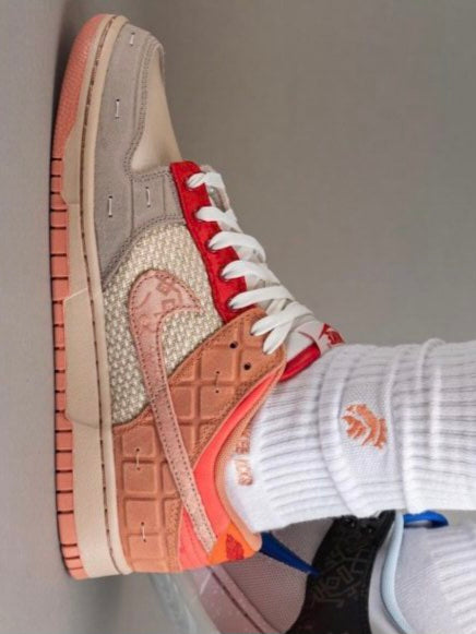 Nike Dunk Low SP
"What The CLOT"