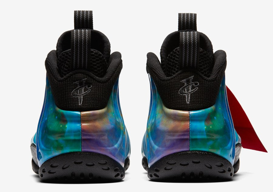 Nike Air Foamposite One
"Big Bang"