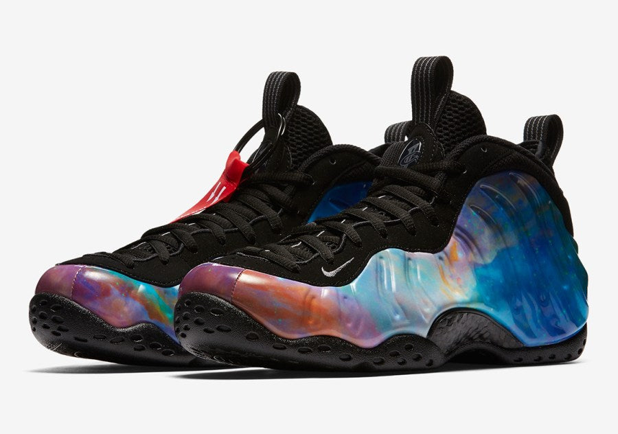 Nike Air Foamposite One
"Big Bang"