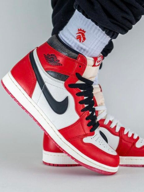 Air Jordan 1 Retro High OG
"Chicago Lost and Found"