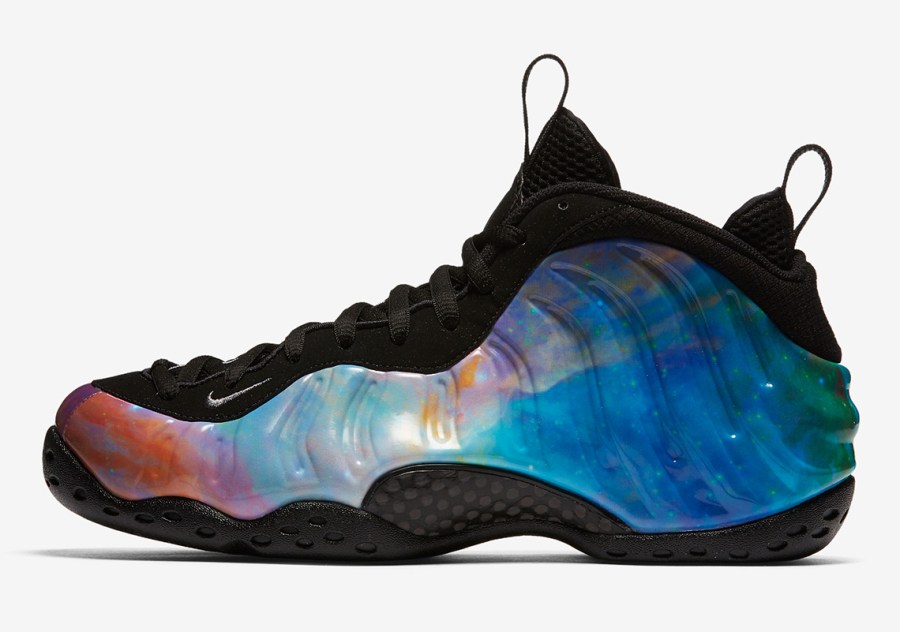 Nike Air Foamposite One
"Big Bang"