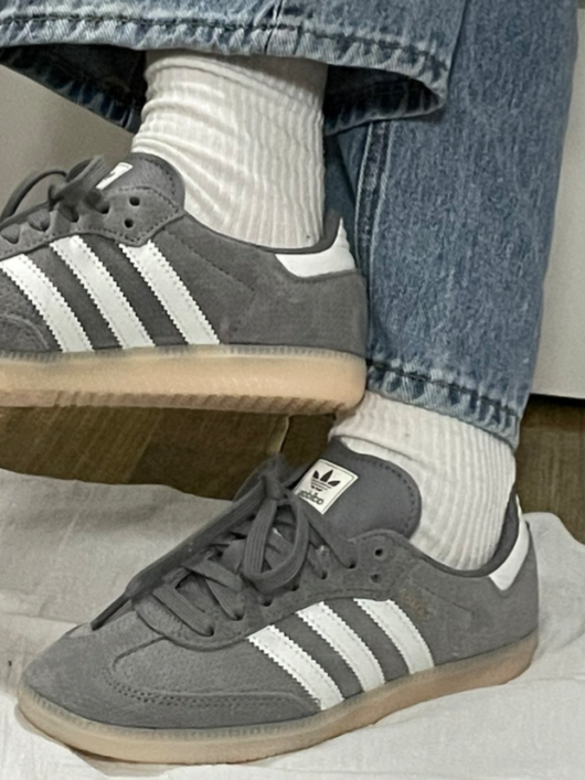Adidas Samba OG
"Grey Bliss Orange"