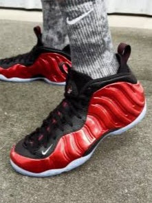 Nike Air Foamposite One
"Metallic Red" (2023)