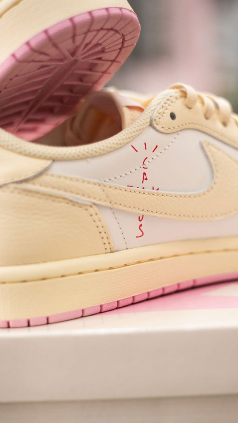 Air Jordan 1 Retro Low OG SP
x Travis Scott "Shy Pink"