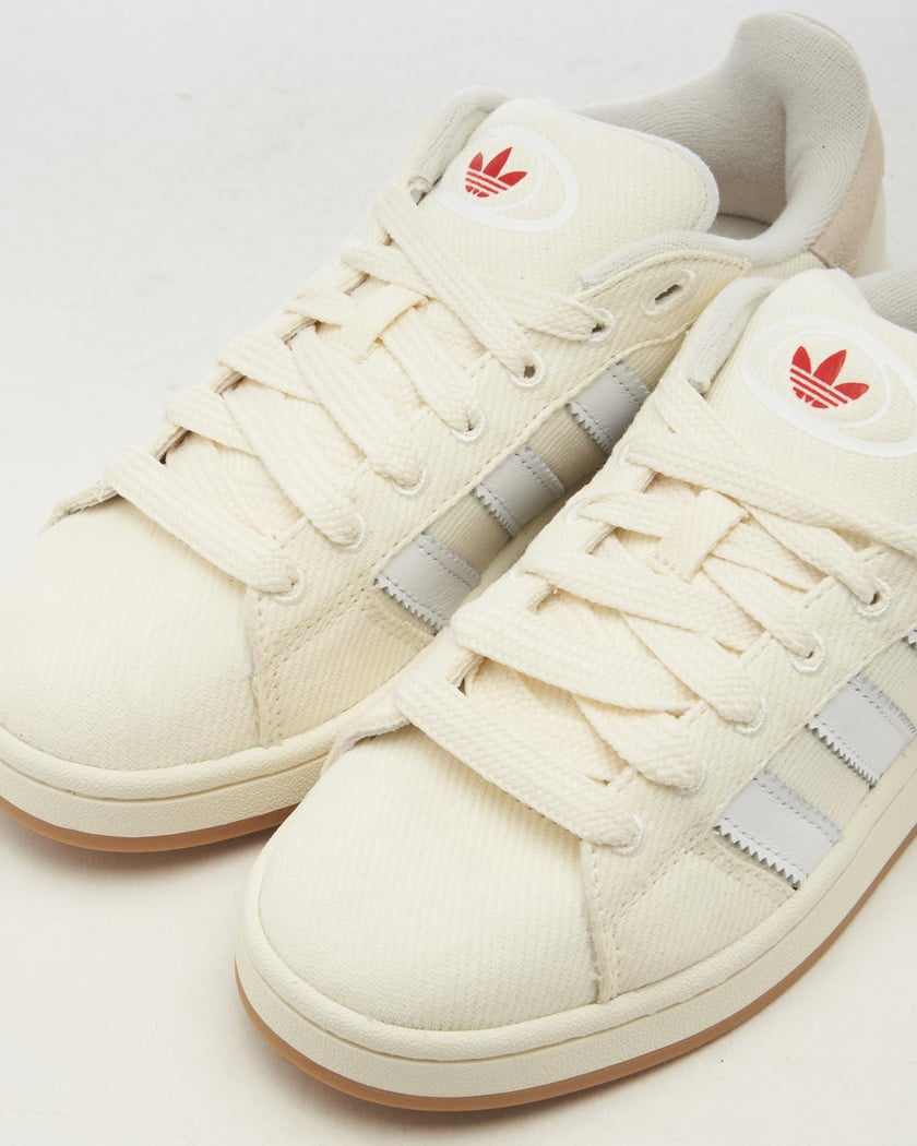 Adidas Campus 00s
"Off White"