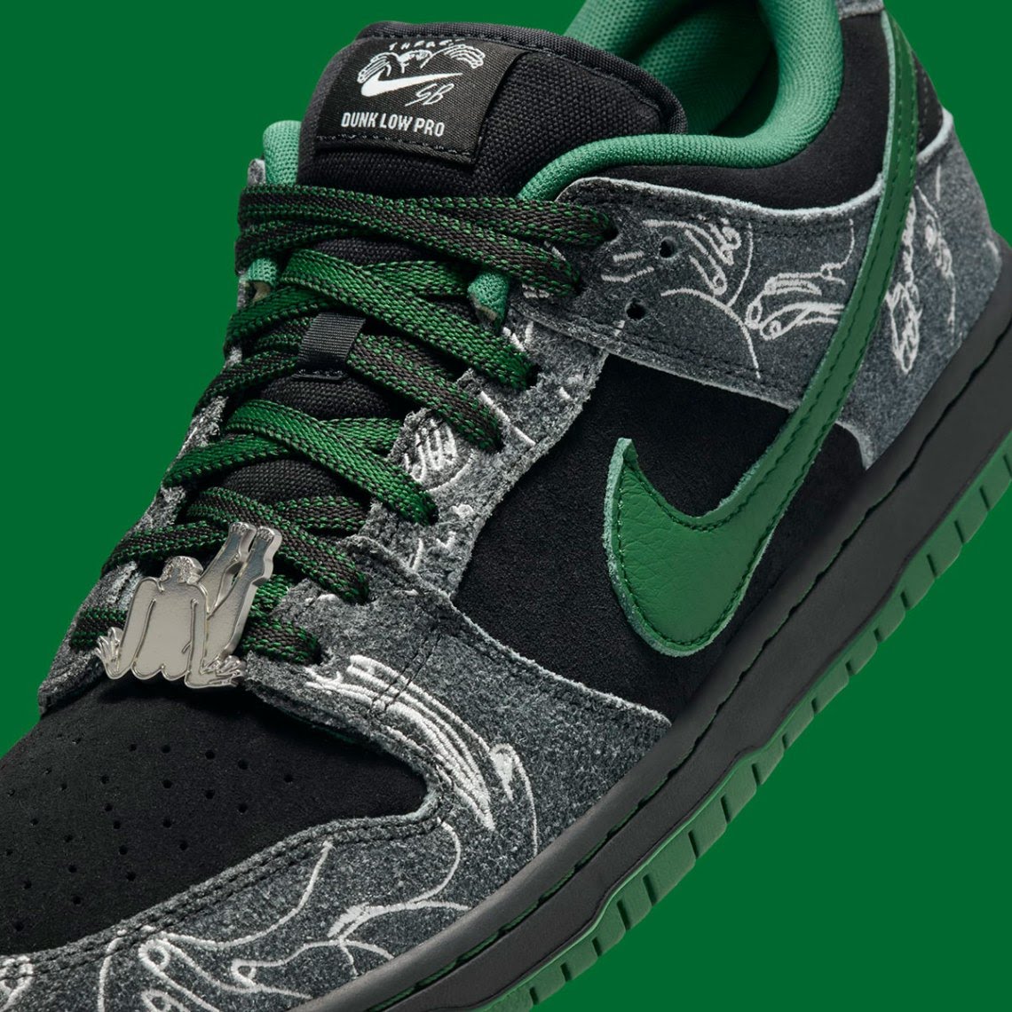 Nike SB Dunk Low
"There Skateboards"