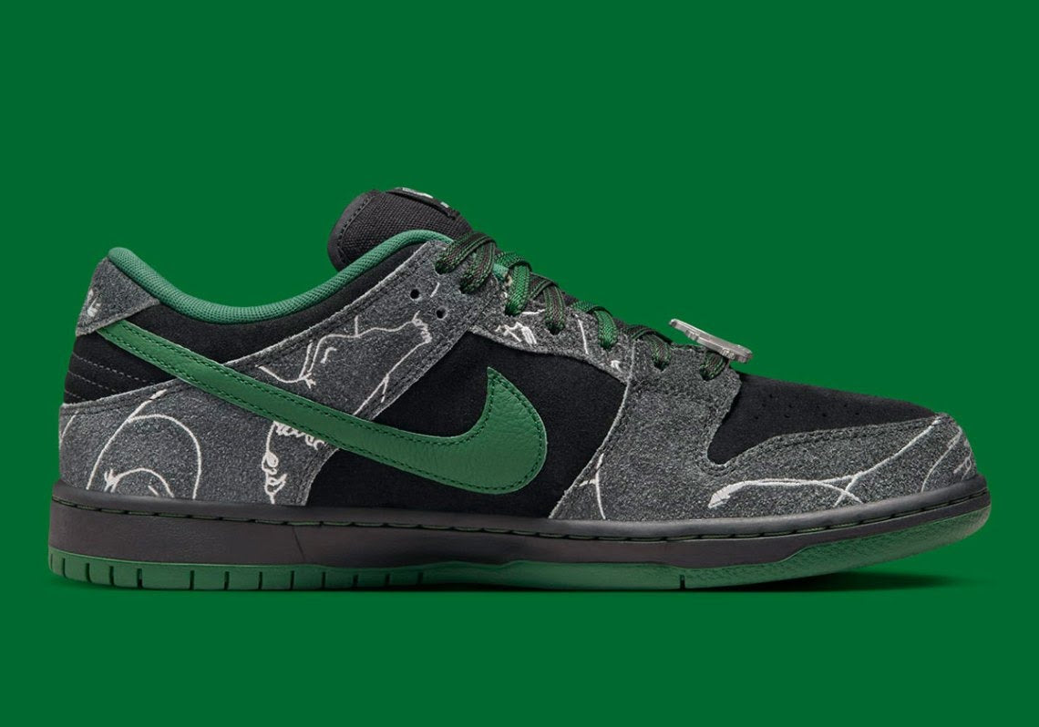 Nike SB Dunk Low
"There Skateboards"